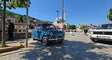 Kosova'da klasik otomobil festivaline büyük ilgi