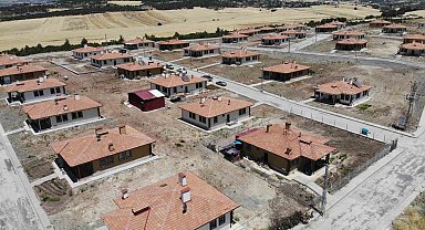 Köy konutlarında yaşam başladı: "Çadırlarda, konteynerlerde yaşadık ama şimdi evlerimizdeyiz"