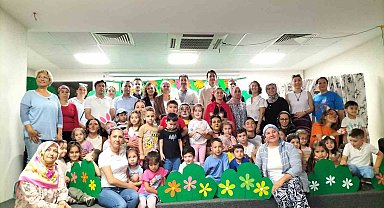 Köyceğiz'de veliler tiyatro oyuncularına taş çıkarttı