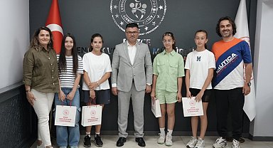 Küçük tenisçilerden büyük başarı