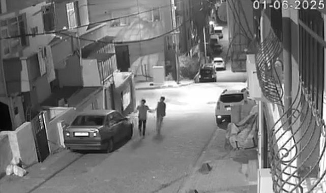 Küçükçekmece'de balkona torpil attılar: O anlar kamerada