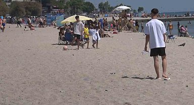 Küçükçekmece'de bayramın 2'nci gününde vatandaşlar sahile akın etti