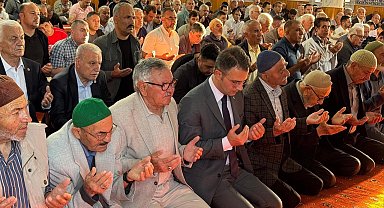 Kulu'da bayram namazında camiler doldu