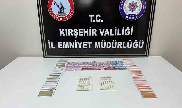 Kumar oynarken suçüstü yakalandılar