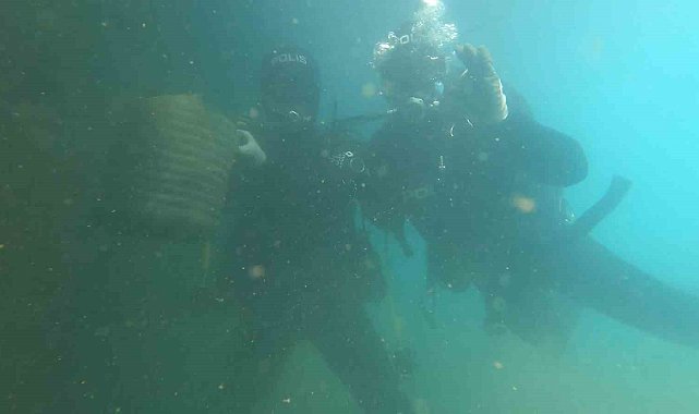 Kurbağa adamlar daldı, hayalet ağlar temizlenip balıklara yaşam alanı oluşturuldu