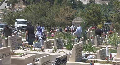Kurban Bayramı arefesinde mezarlıklar ziyaret edildi