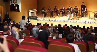 Kursiyerlerden renkli gösteri