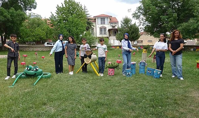 Kuruçay Ortaokulu bahçesi öğretmen ve öğrencilerin emeğiyle güzelleşti