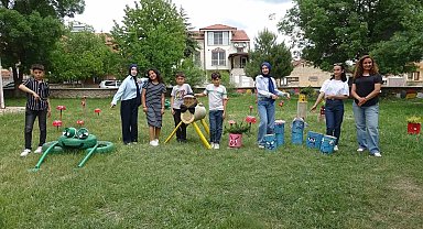 Kuruçay Ortaokulu bahçesi öğretmen ve öğrencilerin emeğiyle güzelleşti