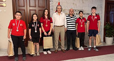 Kuşadası'nda başarılı sporcular Kaymakam Keklik ile görüştü