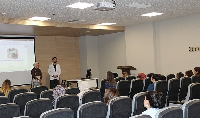 Kütahya Şehir Hastanesi'nde anne sütü ile beslenmenin önemine dikkat çekildi