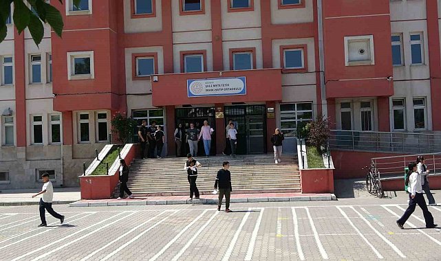Kütahya'da 5 bin 380 öğrenci LGS heyecanı yaşadı