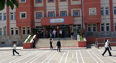 Kütahya'da 5 bin 380 öğrenci LGS heyecanı yaşadı