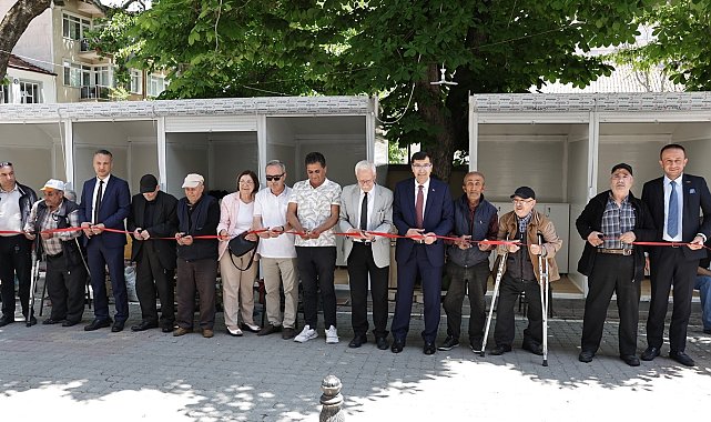 Kütahya'da ayakkabı boyacılarına modern hizmet alanları