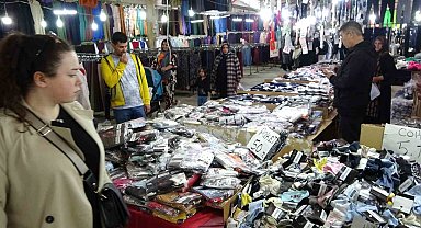 Kütahya'da Bayram Pazarı ilgi görüyor