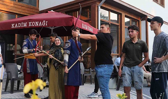Kütahya'da GENÇFEST 2025, 2 bin gencin katılımıyla renkli görüntülere sahne oldu