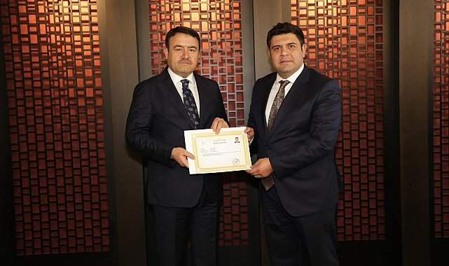 Kütahya'da tayin olan mülki idare amirleri onuruna veda yemeği