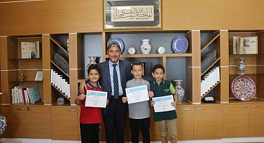 Kütahya'da yarışmalarda dereceye giren öğrencilere belge ve ödülleri verildi