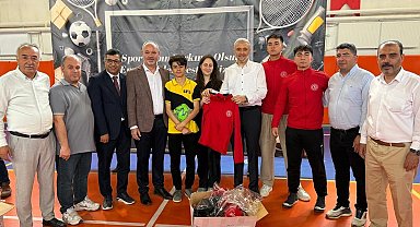 Kütahya'nın ilçelerinde 42 okula spor malzemesi desteği