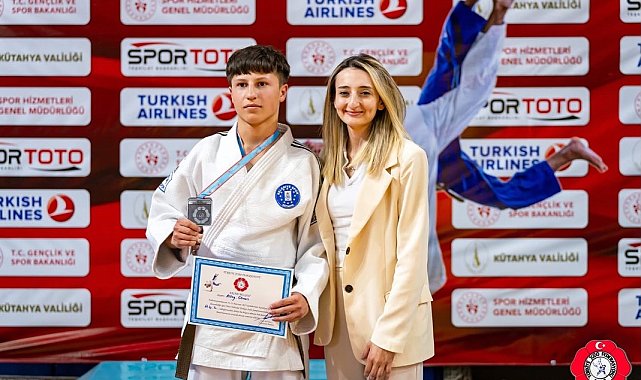Kütahyalı sporcu Altay Gönen'den gururlandıran başarı