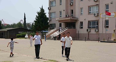 LGS'de oturumlar tamamlandı, babalar çifte heyecan yaşadı