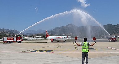 Macaristan'ın başkenti Budapeşte'den Gazipaşa'ya ilk uçuş gerçekleşti