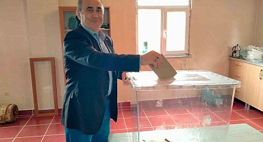 Mahalle sakinleri köy olmak için referanduma gitti