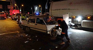 Malatya'da iki aracın karıştığı kazada ortalık savaş alanına döndü: 4 yaralı