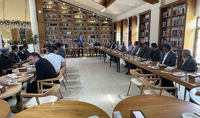 Malazgirt'te bayramlaşma töreni düzenlendi