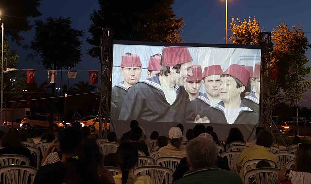 Maltepe Yazlık Sinema'da 'Süt Kardeşler' izleyiciyle buluştu