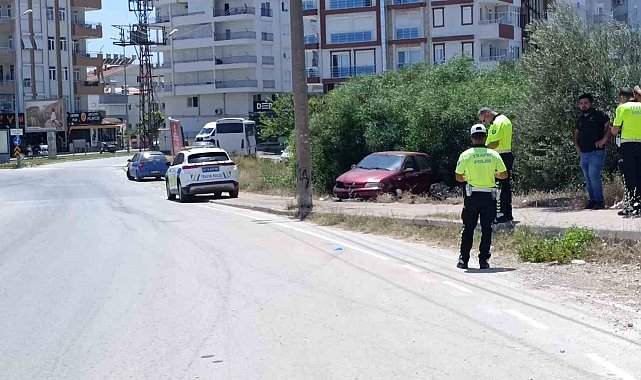 Manavgat'ta direğe çarpan otomobil sürücüsü yaralandı