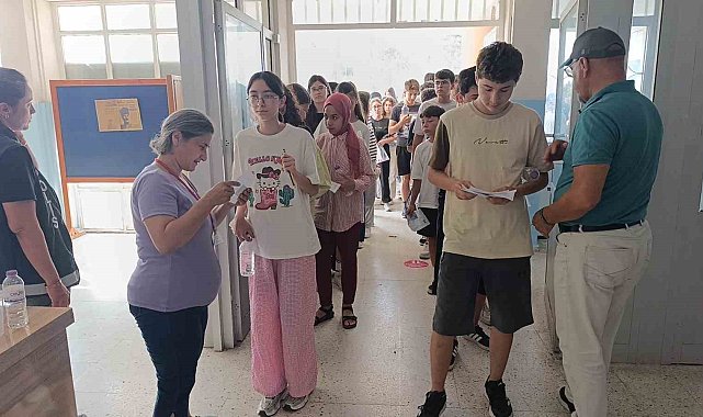 Manavgat'ta LGS heyecanı: Veliler dua etti, öğrenciler ter döktü