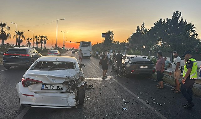 Manavgat'ta zincirleme kaza: 1 yaralı