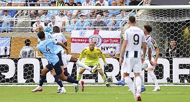 Manchester City, Juventus'u 5-2 yendi ve lider olarak gruptan çıktı