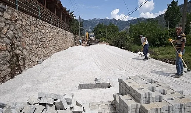 Manisa Büyükşehir'in yol yatırımları hız kesmiyor