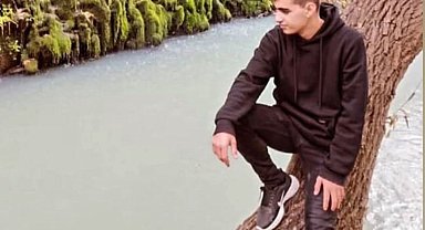 Manisa'da çöp kamyonunun çarptığı motosiklet sürücüsü kurtarılamadı