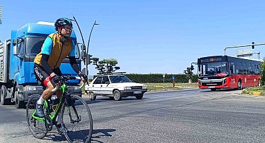 Manisalı Bisikletçi Ferdi Zeyrek için pedal çevirdi
