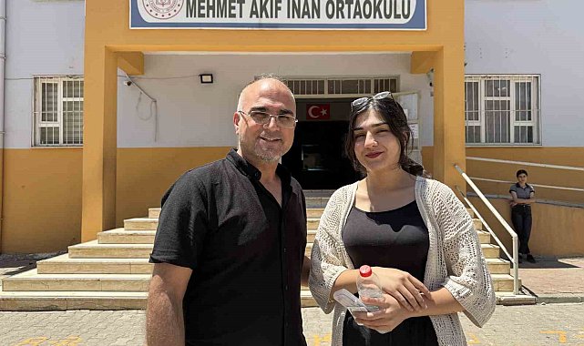 Mardin'de çiftçi baba, kızına destek için YKS sınavına kızı ile girdi