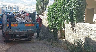 Mardin'de "çöp ev" belediye ekiplerince temizlendi