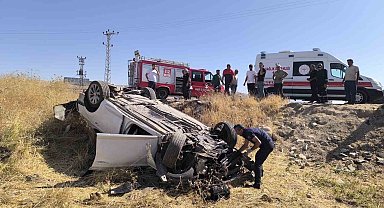 Mardin'de şarampole devrilen otomobilin sürücüsü yaralandı