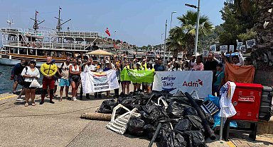 Marmaris koylarında çevre temizliği sürüyor