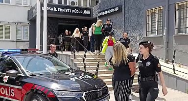 Masaj salonlarına yapılan operasyonda 15 gözaltı