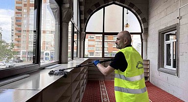Melikgazi Belediyesi'nden bayram öncesi kapsamlı cami ve mezarlık temizliği