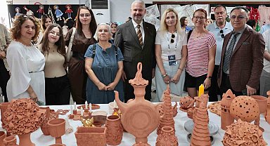 Menemen'de, kültür sanat kursları yıl sonu sergisi