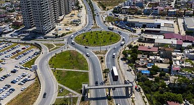 Mersin'de D-400 üzerindeki kavşaklara peyzaj düzenlemesi