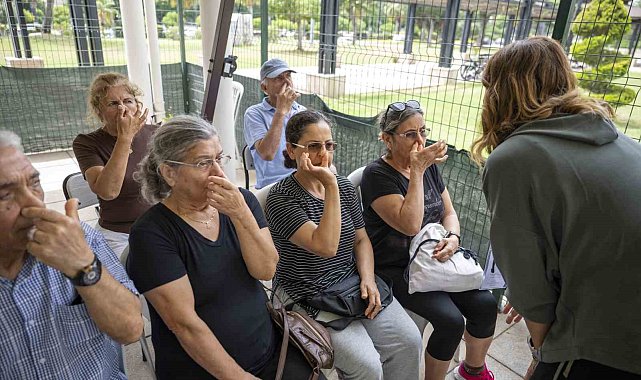 Mersin'de yaşlılara doğru solunumun önemi anlatıldı