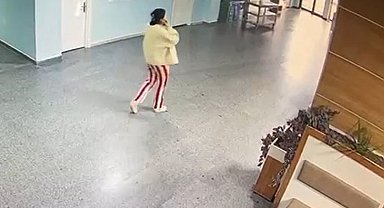 Mezarlıkta ölü bulunan bebeğin annesi ile hastaneden çıkış anları ortaya çıktı