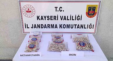 Mide ve bağırsaklarında 3 kilo uyuşturucuyla yakalandılar