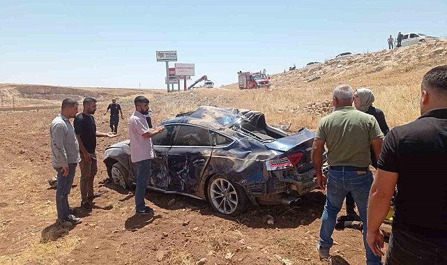 Midyat'ta virajı alamayan otomobil takla attı: 2 yaralı