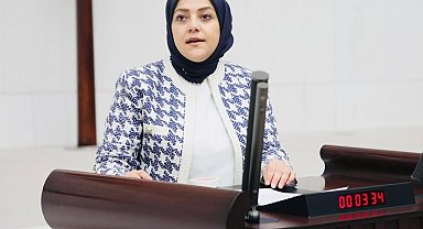 Milletvekili Ün, halk otobüsünde saldırıya uğrayan tesettürlü kadınla görüştü